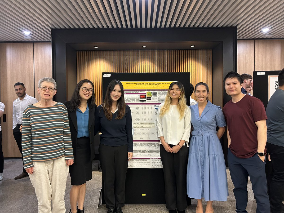 retinalresgroup's tweet image. Wonderful work by our final year optometry students Sarah and Sophia in their research project on photobiomodulation and its impact on ocular health! Thank you to our supervisory team Dr Lisa Nivison-Smith and Associate Professor Michele Madigan! Go team!