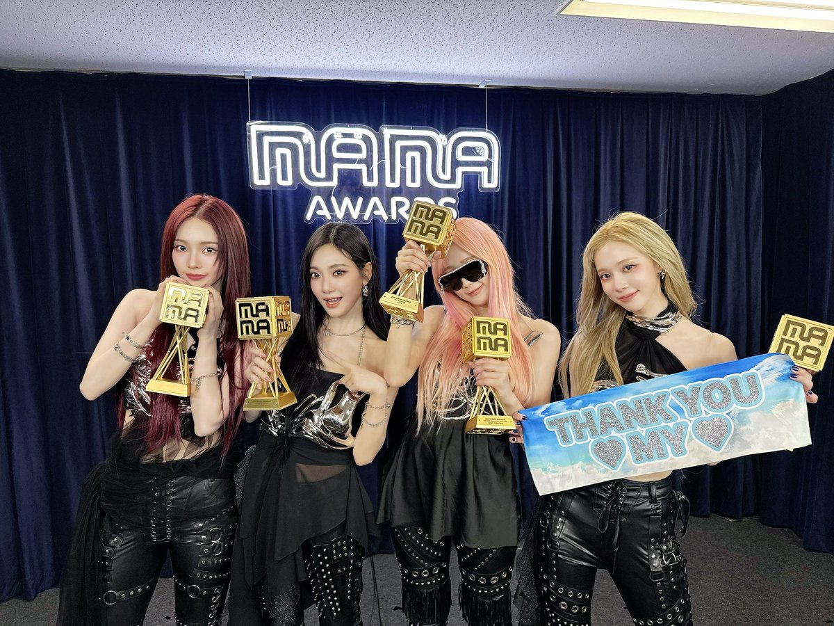 매력적인 네 요정 , 𝙁͟𝙖͟𝙚͟𝙧͟𝙞͟𝙚͟𝙨. tweet media