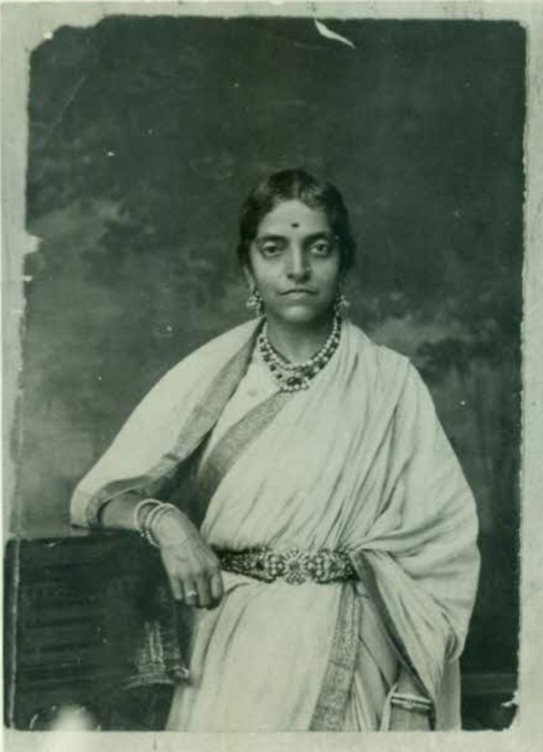 NamHistory's tweet image. #IISc was set up in Bengaluru was because of the generous grant of land and money by the Maharani of Mysore, Kempananjammani Vani Vilasa Sannidhana, who headed the princely state of Mysore as Regent for nearly eight years while her son was a minor.
connect.iisc.ac.in/2019/03/who-wa…