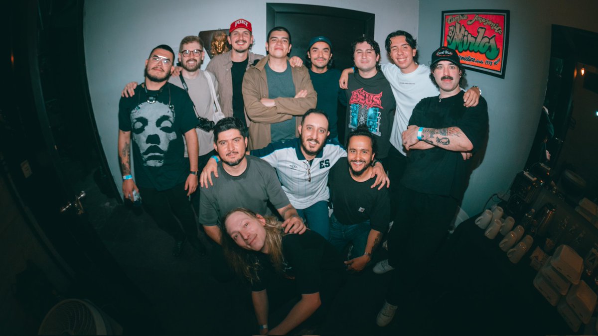 diciembre_trece's tweet image. Movements le dió su bendición al rock tristiano