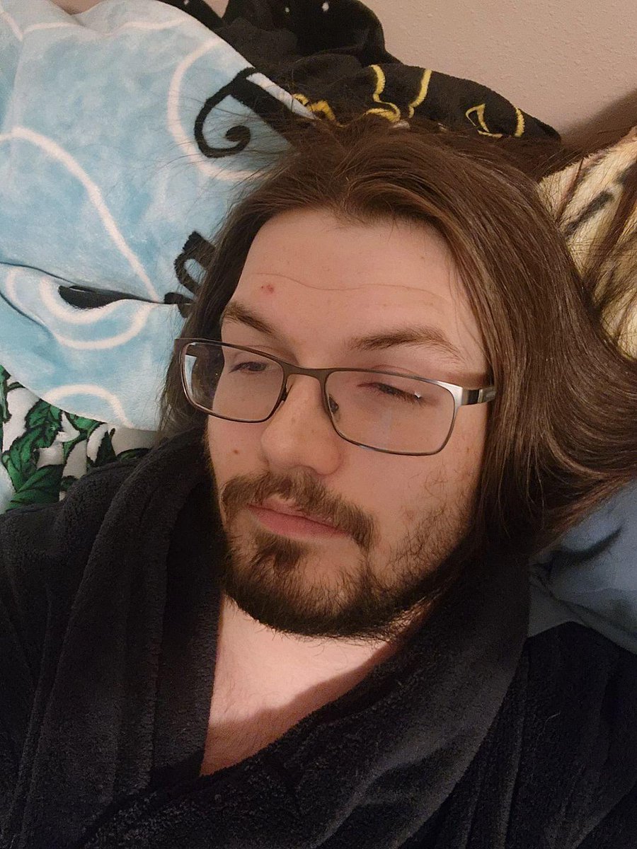 Mrsciencedog2's tweet photo. Too sleepy from thanksgiving... https://t.co/yknuRuDQ4t