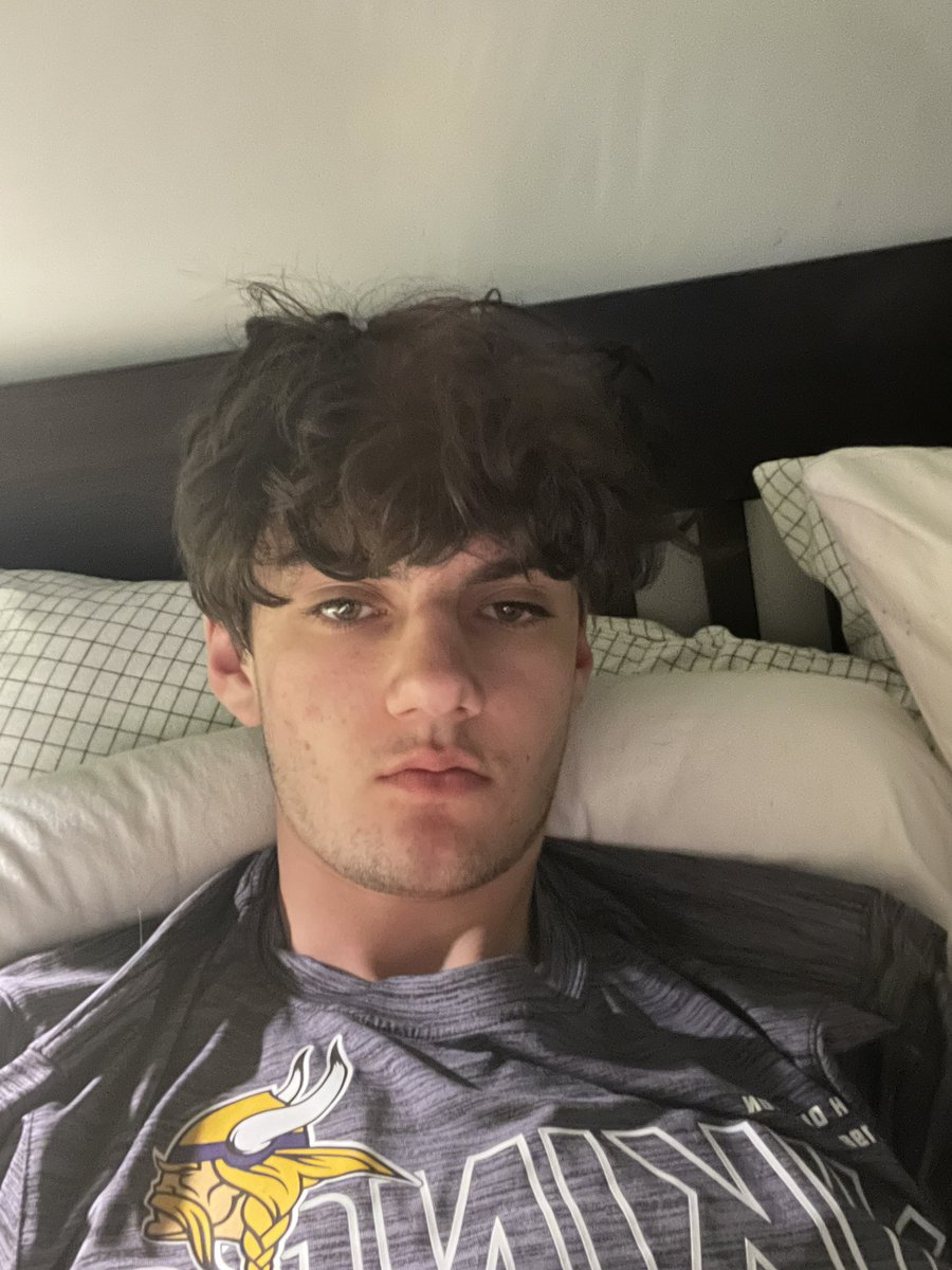 My face available to serve your thanksgiving farts dm me if you wanna use it 😏💨💨