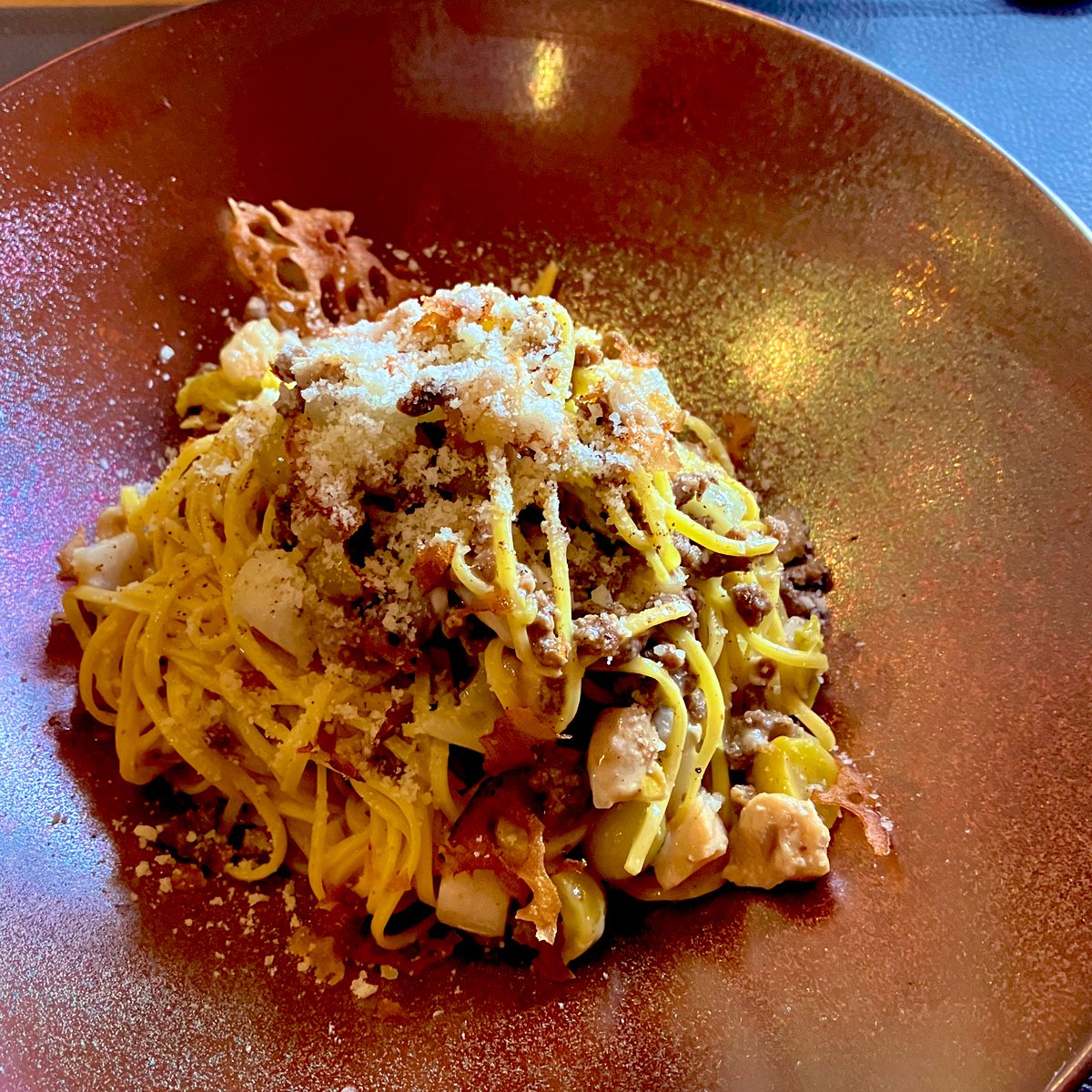 今日はイタリアン🤤イノシシのパスタ
そういえばウィさんメガネじゃったね🥰