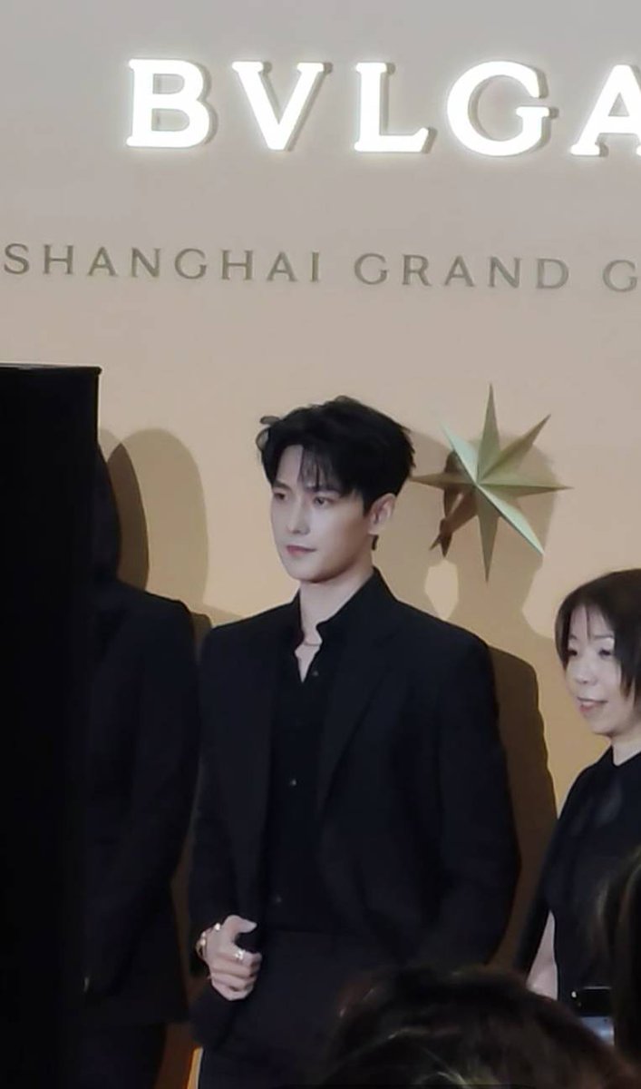 แม่จาร์บอกหยางหล่อมาก ไม่สามารถเก็บความหล่อได้หมด ชั้นเชื่อค่ะแม่

Cr. jajarlalah 

#YangYangxBvlgari 
BVL YANGYANG inSH