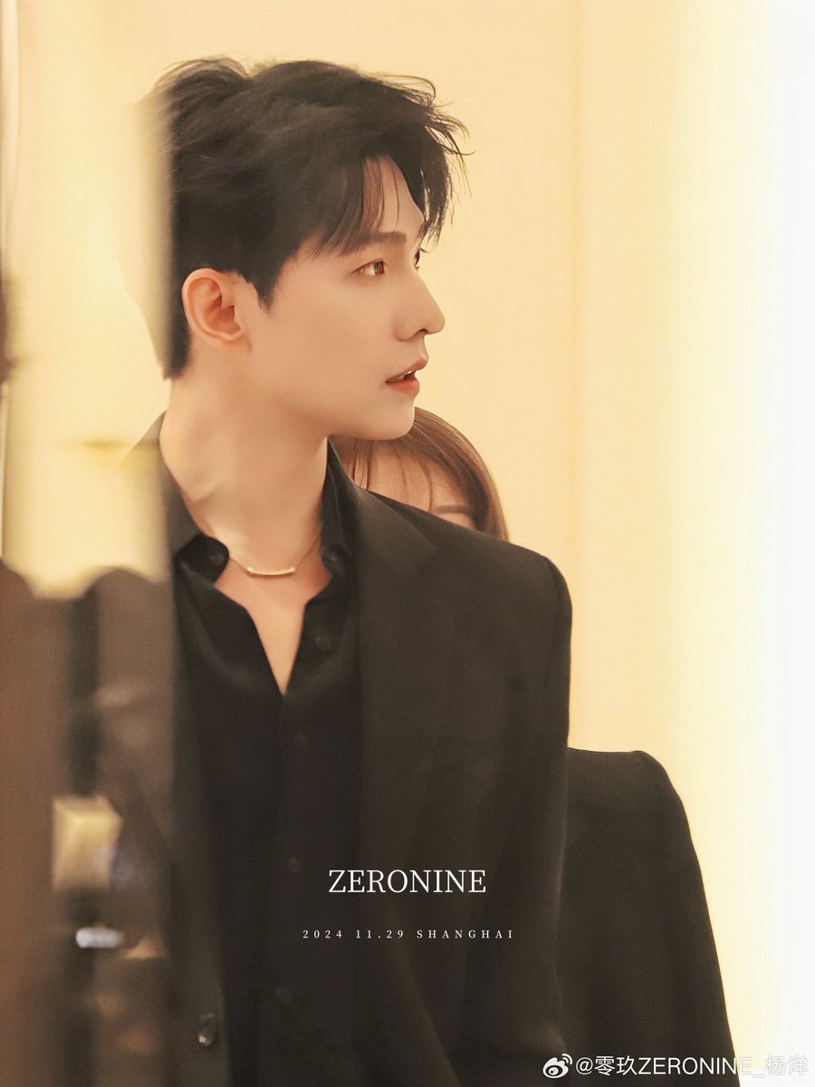 มุมข้างที่ดี คือข้างหยางหยาง 🖤
#YangYangxBvlgari 
BVL YANGYANG inSH