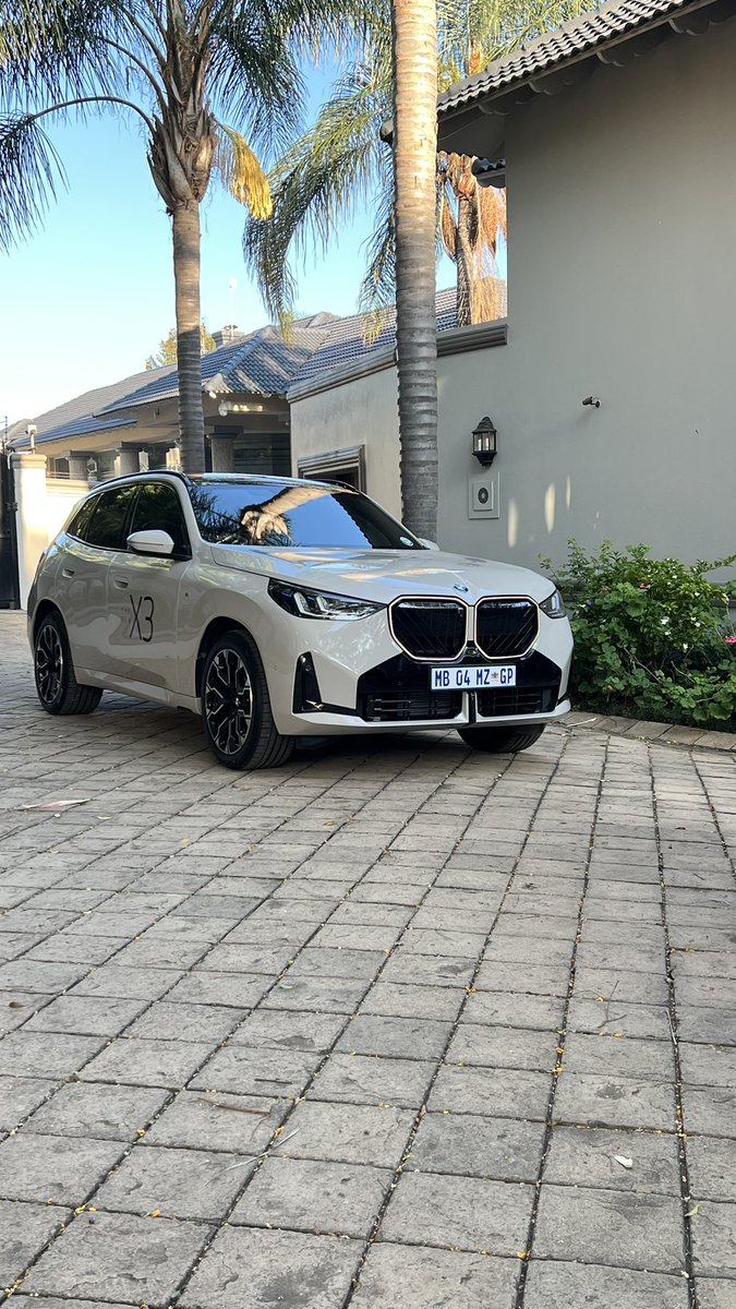 GCLukhele's tweet photo. Dune Grey is the new Brooklyn Grey! 👌🏾
#THEX3
#G45X3 https://t.co/S909NR8j7Y