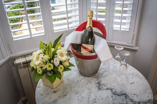 Hotels Available tweet media