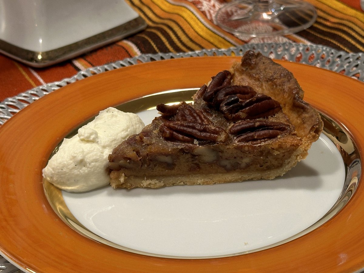 My maple cranberry pecan pie :3