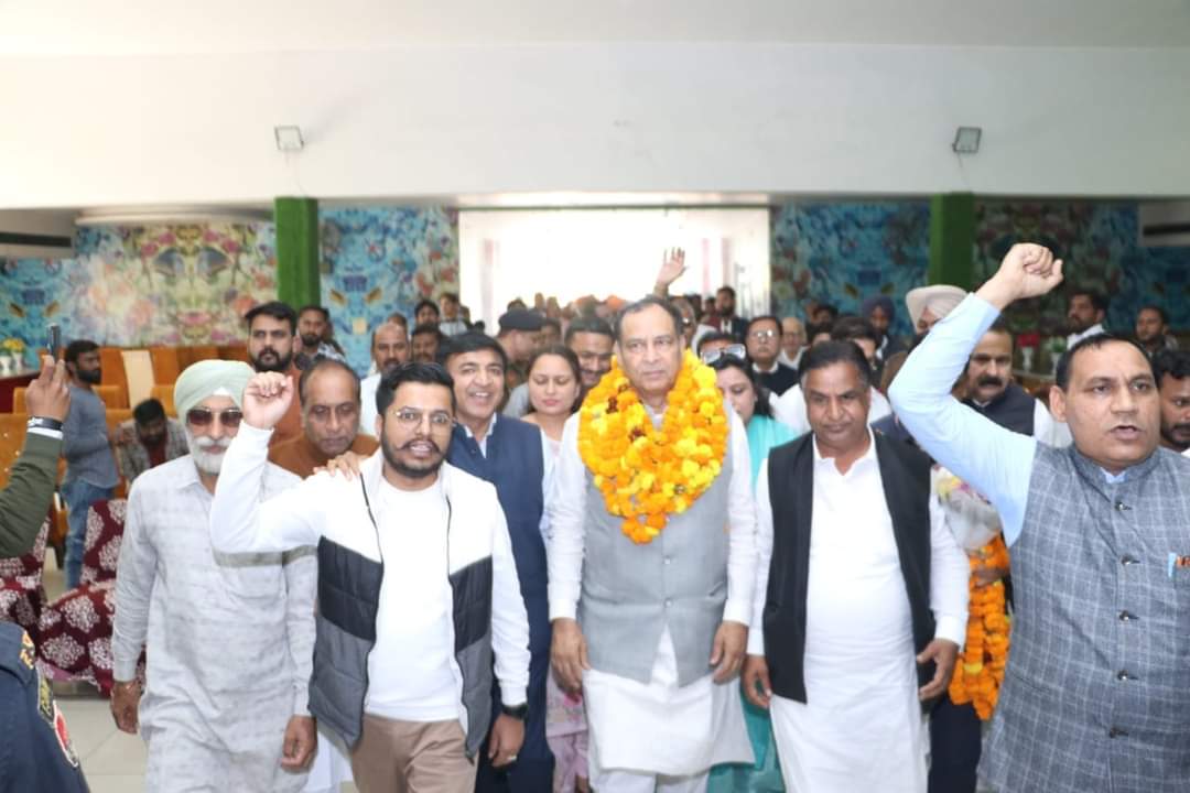 MohanLal_Badoli's tweet photo. सदस्यता अभियान के निमित्त पिहोवा विधानसभा में प्रवास के दौरान कार्यकर्ताओं की मीटिंग ली और सदस्तया अभियान की समीक्षा की।

बूथ में कार्य करने वाले कार्यकर्ताओं की बदौलत पार्टी का बूथ मेनेजमेंट मजबूत है।बूथ मैनेजमेंट मजबूत होने से पार्टी मजबूत है।विधानसभाओं में भाजपा सदस्यता अभियान को लेकर कार्यकर्ताओं में उत्साह है। 

मैं प्रदेश के मेरे परिवारजनों से अपील करता हूँ कि https://t.co/J0I6HGiCx3 इस लिंक पर क्लिक करके भाजपा की सदस्यता ग्रहण करें।#BJPSadasyata2024