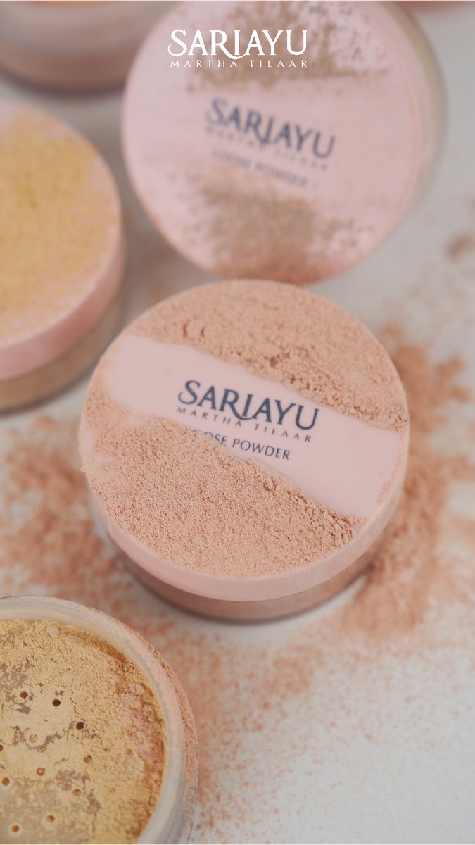 Sariayu_MT's tweet image. Here’s your favorite Loose Powder~
Coba komen, siapa aja yang pakai loose powder kita yang satu ini?

#Sariayu #SariayuLoosePowder #LoosePowder #BedakTabur #CleanBeauty