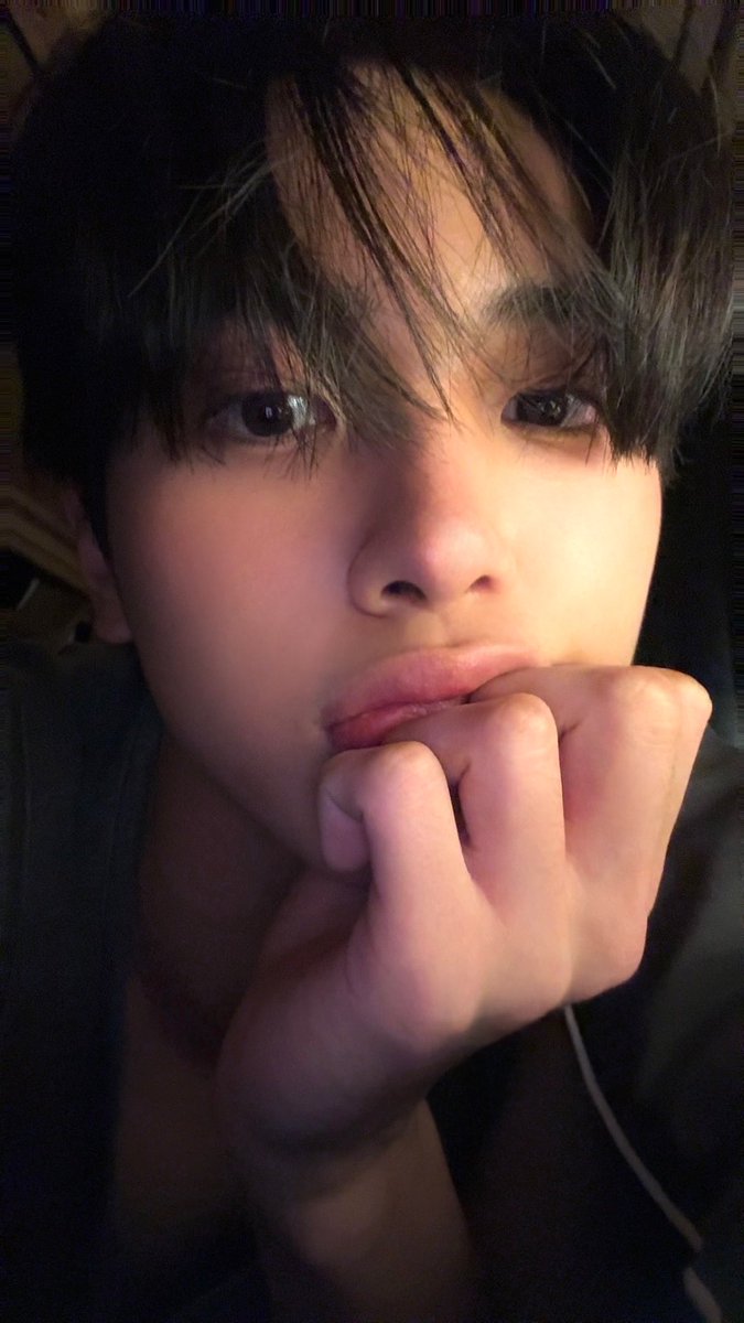 ATBO_members's tweet photo. 안녕💛
#류준민 #ATBO #에이티비오 https://t.co/UaUgzv2kPk