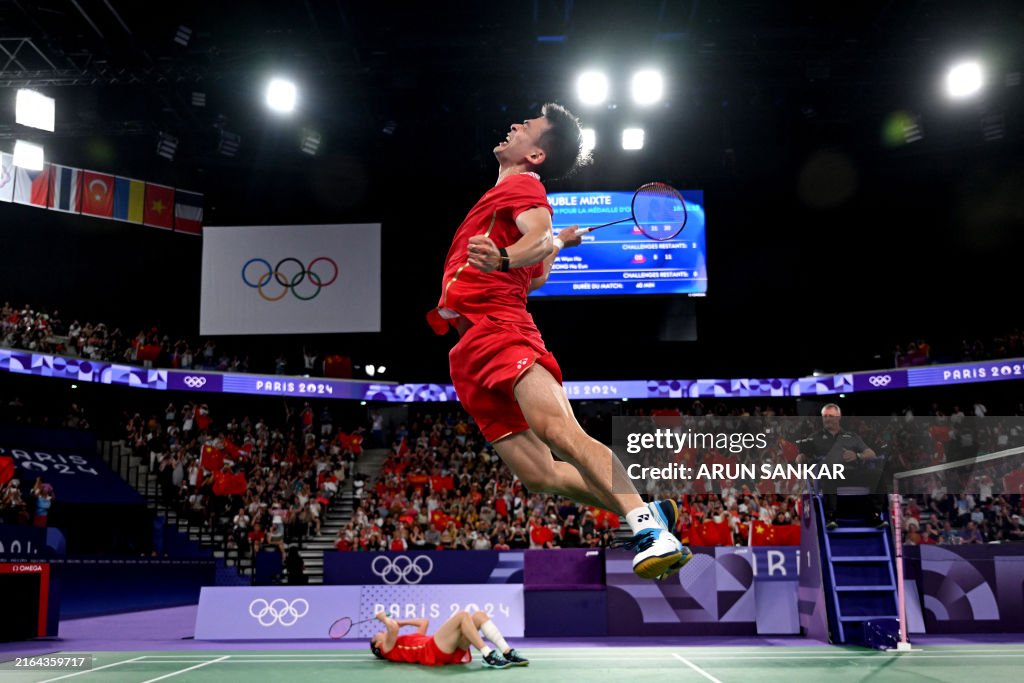 ainurohman's tweet photo. Apresiasi kepada Zheng Siwei🇨🇳

EMAS Olimpiade Paris 2024✅
EMAS Kejuaraan Dunia 2018, 2019, 2022✅ 
EMAS Asian Games 2018, 2022✅ 
EMAS Kejuaraan Asia 2022✅ 
JUARA All England 2019, 2023, 2024✅ 
JUARA Piala Sudirman 21019, 2023✅ 
JUARA Piala Thomas 2018✅ 
EMAS Kejuaraan Dunia Junior 2014, 2015 (3 emas)✅

November 2013: Zheng Siwei masuk tim nasional Tiongkok.

November 2024: Setelah menamatkan semua gelar penting di bulu tangkis dunia, Zheng Siwei memutuskan pensiun dari arena internasional pd usia relatif muda, 27 tahun.  

Pemain yang sangat eksplosif, powerful, dan bermental luar biasa.

Respek!