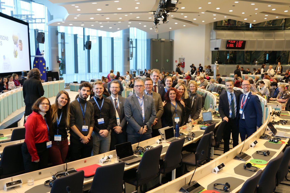 📸 A proud moment at #EDPD2024!

Deaf delegations from European Union of the Deaf, European Disability Forum, European Deafblind Union, European Deaf Students’ Union, and Me-CRPD Portugal came together to champion disability rights and inclusion.
#SignLanguageRights