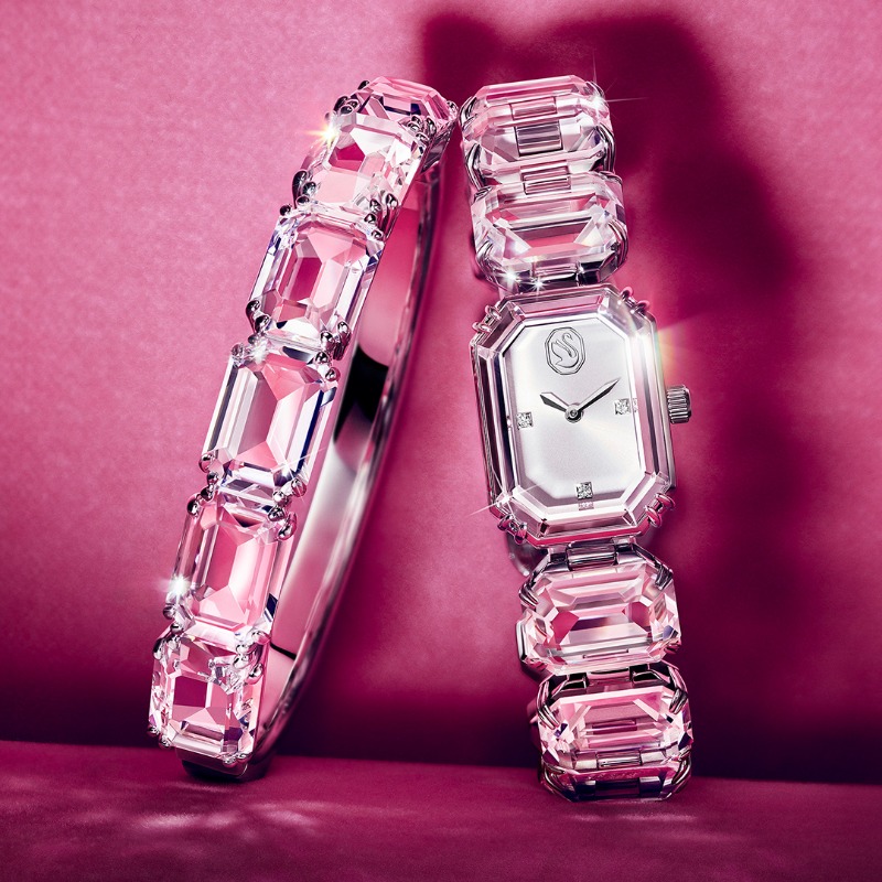 swarovski's tweet photo. クリスマスの人気アイテムで
アリアナ・グランデがホリデーの魔法に命を吹き込みます。

#Swarovski
#スワロフスキージュエリー