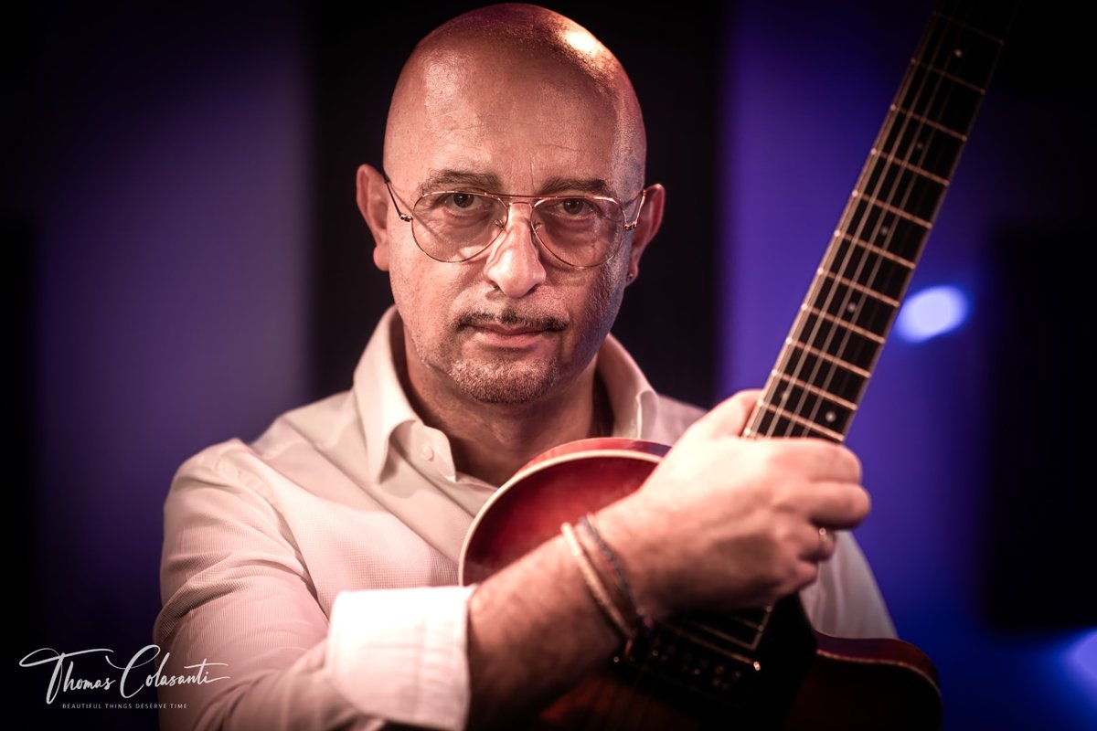 🎸 Scopri il linguaggio del Bebop con Alessio Menconi: un viaggio entusiasmante nel mondo di Charlie Parker e oltre! 🚀
Scopri il corso 👉 bit.ly/AlessioMenconi…

#jazz #jazzguitar #chitarrajazz #musicezer #alessiomenconi #bebop #charlieparker #guitarlesson