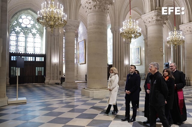 El primer vistazo al nuevo aspecto del interior de Notre Dame de París restaurado tras el incendio de abril de 2019 revela una catedral diáfana de muros blanqueados y resplandecientes.

efe.com/cultura/2024-1…