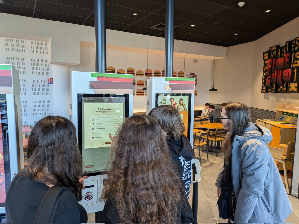 Mrs Thomas tweet media