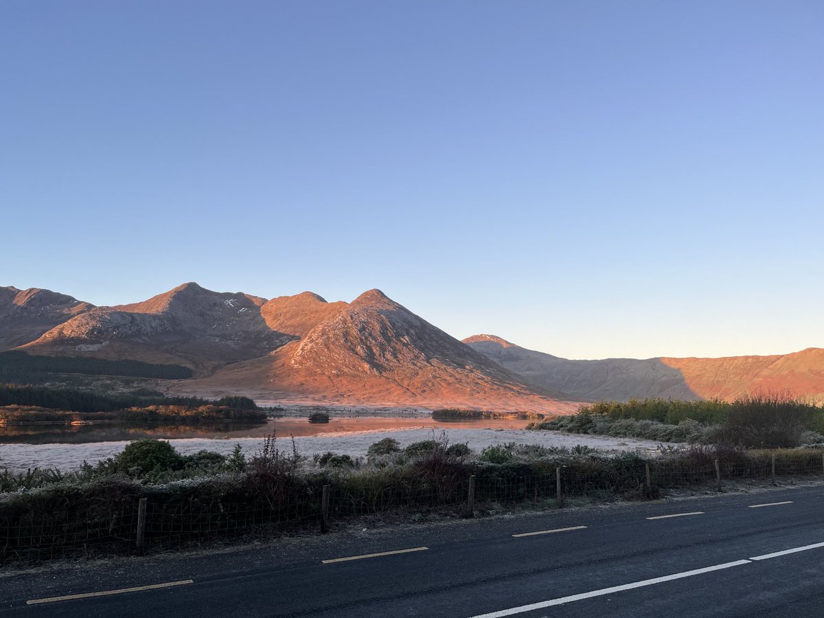 We got a brief trip to the West this week, never ceases to amaze. ⁦<a href="/pskeltonphoto/">Peter Skelton</a>⁩ ⁦<a href="/gloverstweets/">Ashley</a>⁩ ⁦<a href="/craigophoto/">craigophoto</a>⁩ ⁦<a href="/InaghLodge/">Lough Inagh Lodge</a>⁩