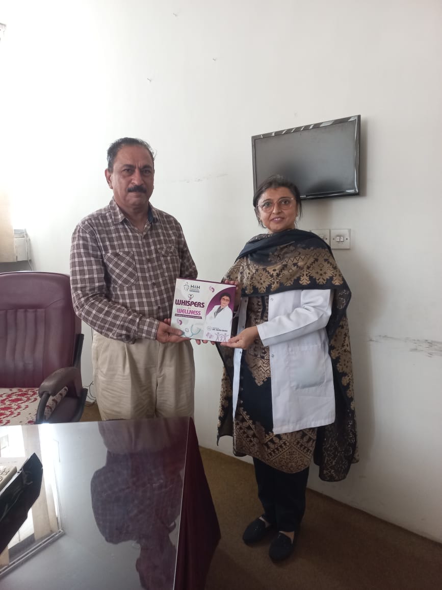 DrSaira's tweet photo. I’m overjoyed to share a truly special experience—presenting my book, Whispers of Wellness, to my beloved brother, Mr. Mehboob Sarwar, Station Head of Radio Pakistan in Karachi.

Here’s to spreading the message of wellness and inspiration together! 💫

#WhispersOfWellness https://t.co/RvXY3tkWDv