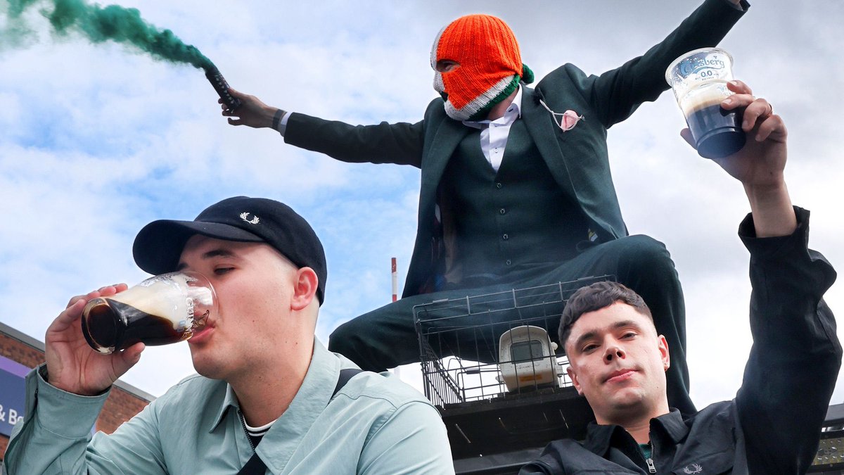 Rocking up to the High Court this morning to celebrate their victory over the U.K. gov in a landrover, lighting flares &amp; drinking stout. JJ (DJ Provai) told me my brother taught him how to play ‘Message in a bottle’ on the guitar. Pic taken by the one &amp; only <a href="/MalMccann/">Mal McCann</a>