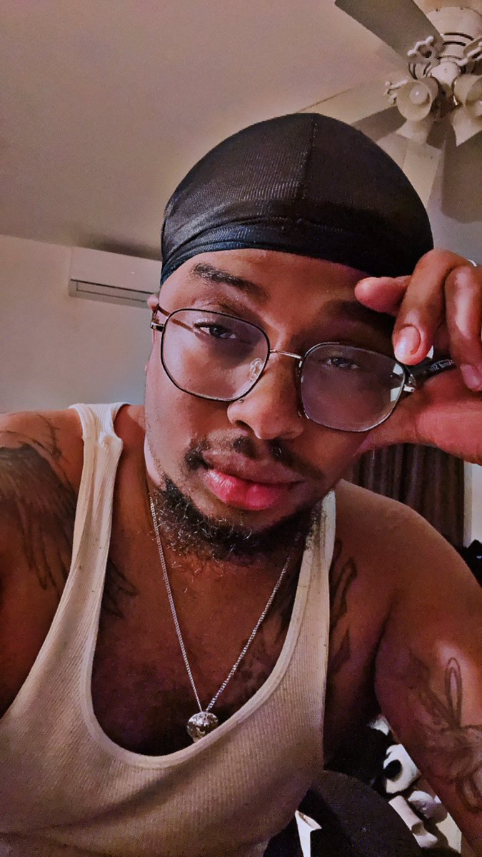 JhayceOfSpades's tweet image. And the showcase preparation is underway 🚧⚠️🙌🏾👀 … BUT I had to take a quick little flick📸✨ #ClickFlash