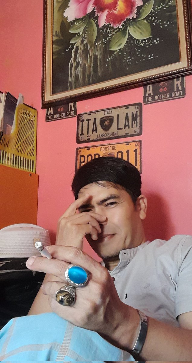 Siapa Saya? "Kami" hanya Anak Manusia,Penikmat Kopi,yang juga masih suka main-main dengan api &amp; asap rokok.
(Sehingga Diri Kami harus lebih sadar diri + lebih extra dalam menjaga "kebersihan &amp; kesehatan" walau sering harus "menunduk" ketika ada yang berkata "Rokok itu Haram")hehe
