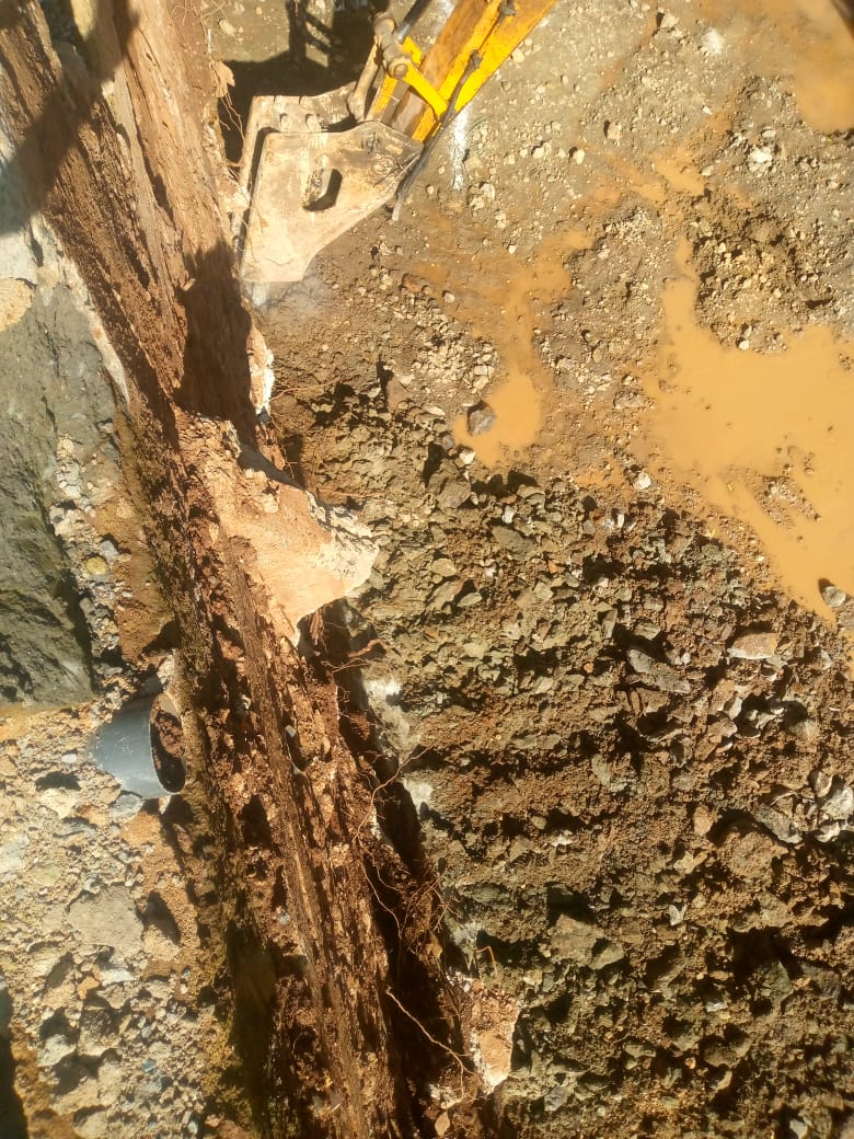 parklandspamoja's tweet photo. Msanaka Road next to Ark apartments. Excavation ongoing under an existing property. This impunity is ongoing right under the noses of the authorities. 
@HonMosiria 
@teddyobiero 
@NemaKenya 
@047County https://t.co/PF9zFrbeJ7