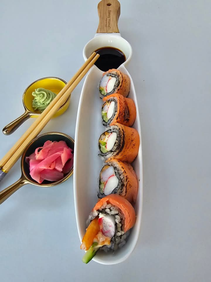 nchephe_irene's tweet image. The wait is finally over🥳🥳, we are excited to announce an opening of Delicacy Treats for your ultimate relaxation while enjoying our delicacies🍱🍤🦪! We'll definitely be fishing for a compliment in every dish!! Remember it's not just about food, it's an experience!
#Lstwitter