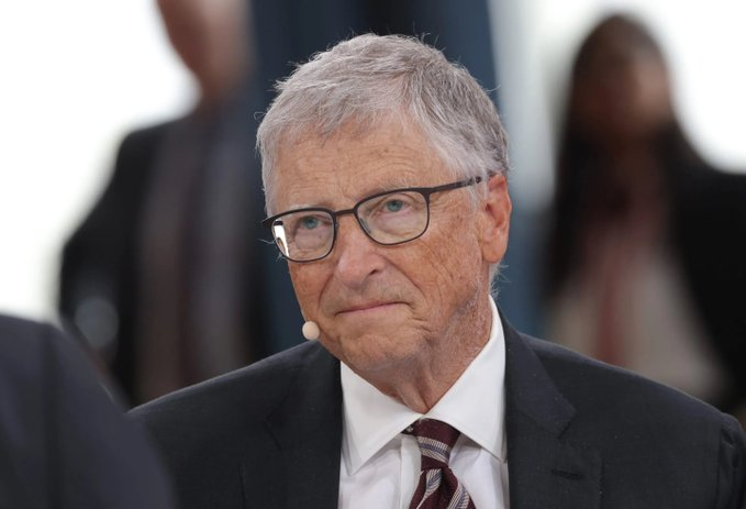 RealOmtatah's tweet photo. Americans have started collecting views globally with regards to stopping Bill Gates from vaccinating livestock around the world.

They must know that no single Kenyan is supporting Bill Gates vaccines.

And certainly no African.

#DeportBillGates from Kenya. https://t.co/ViaRcrx4qr