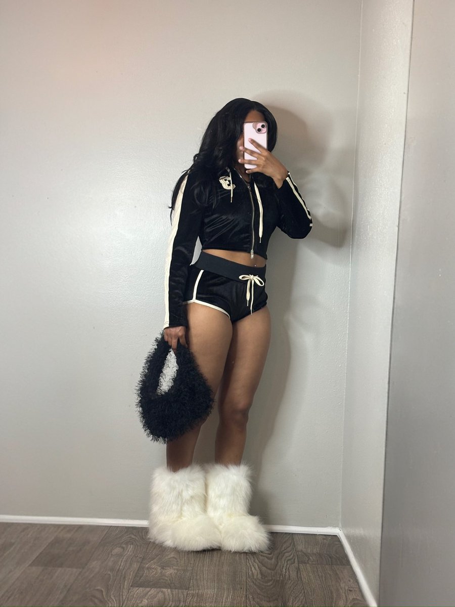 daareonaa's tweet photo. https://t.co/j7XObE2dBl 🔥🩷 https://t.co/g59andE0fd