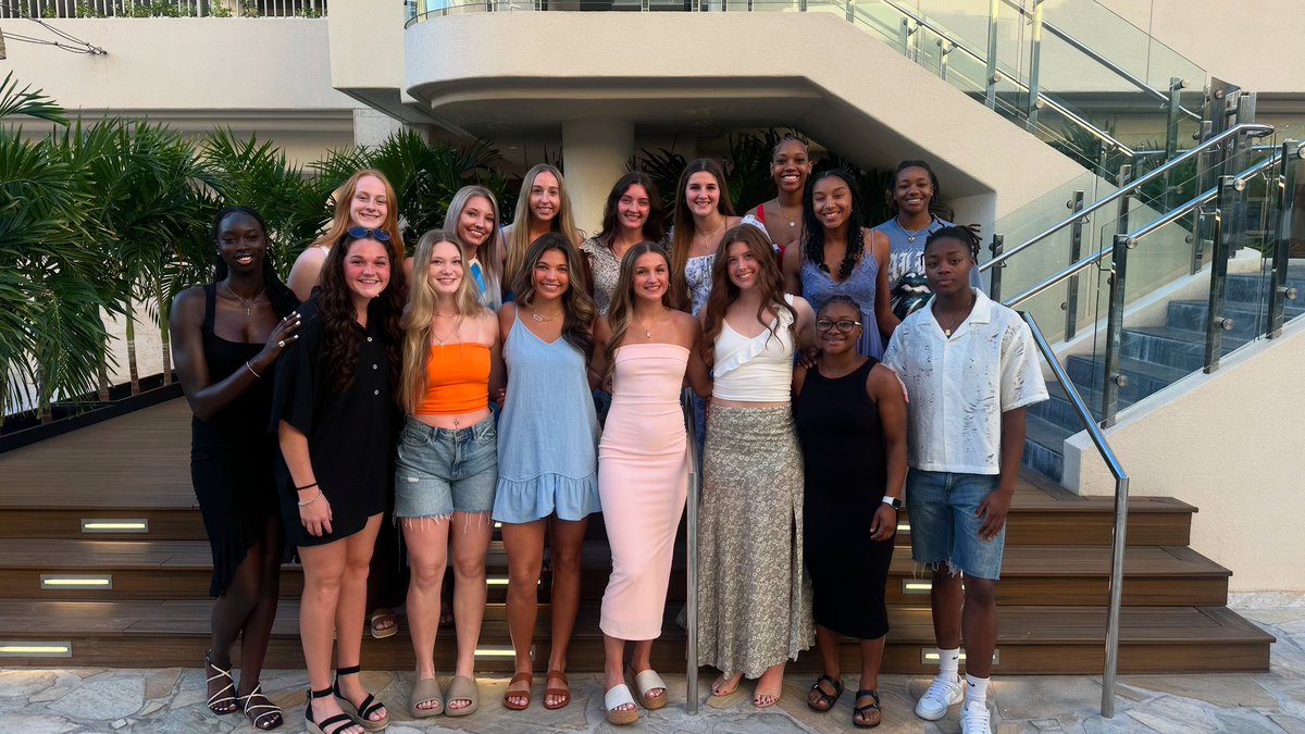 Home is people. Not a place. Thankful basketball brought us to the Aloha State for Thanksgiving. 🌈🏀☀️