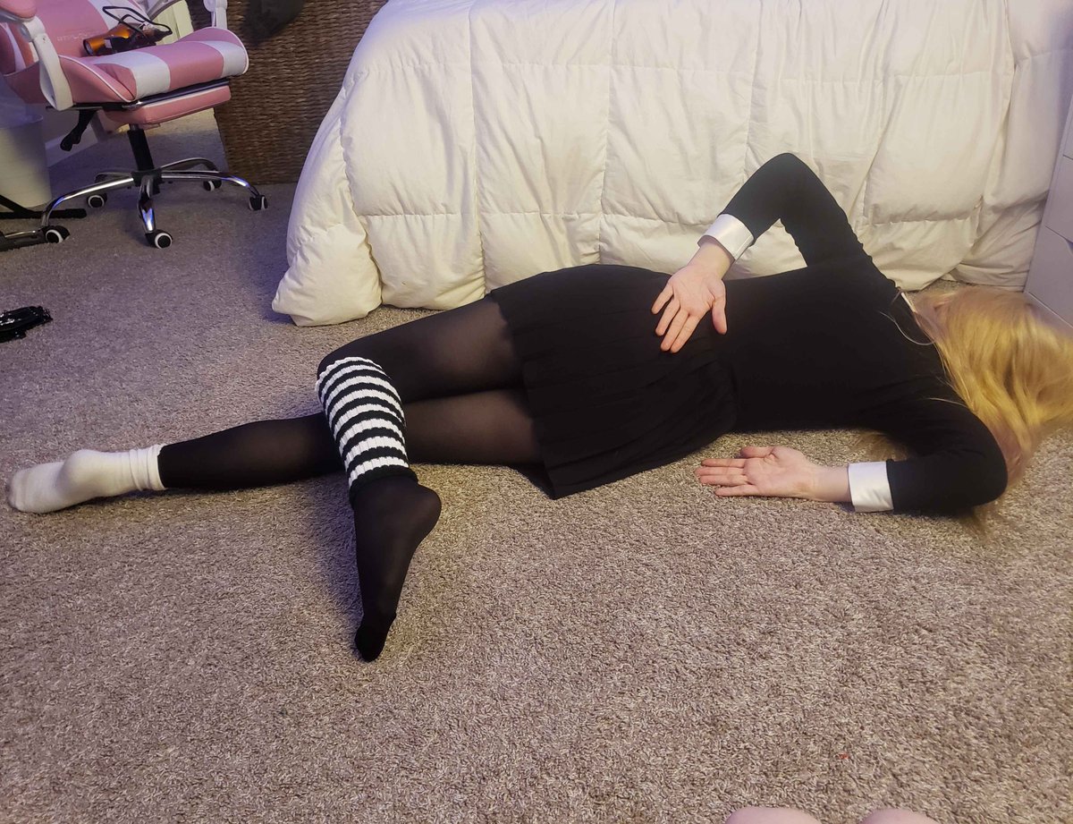 oncIoud_e's tweet photo. i ate too much ... https://t.co/PO2cWHJsxB