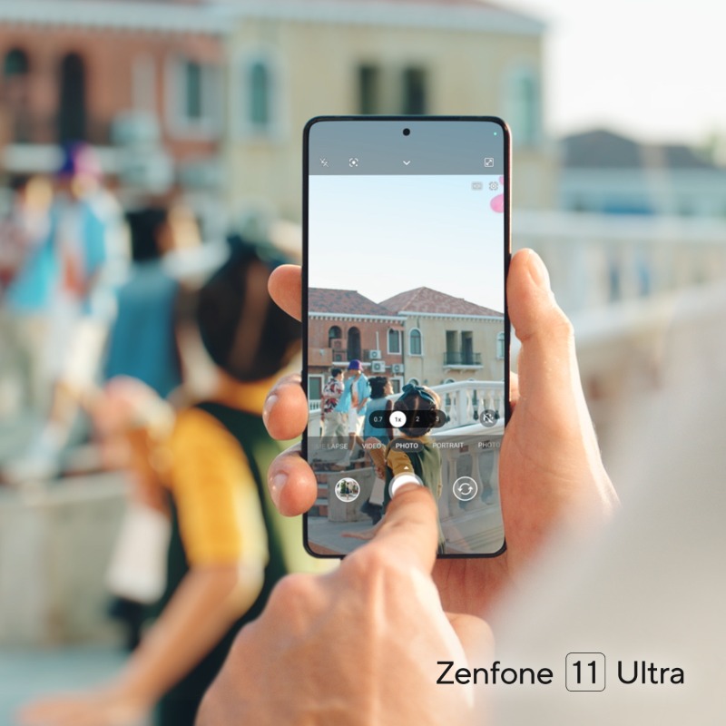 ASUS's tweet photo. With Zenfone 11 Ultra's Portrait Video mode, capture stunning cinematic bokeh effects that make your subject stand out against beautifully blurred backgrounds.

#Zenfone11Ultra #ExpandYourVision
#PortraitVideo