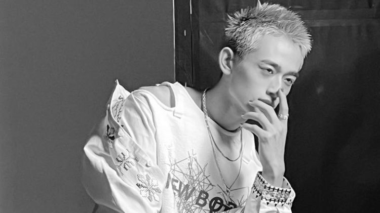 kuwayamaa__B12's tweet photo. #FINEBOYS #FACE2
メイク桑やんドアップすぎてぇぇえ
呼吸するの忘れた😵💫⸜❤︎⸝ #心臓バグる
#きょーの桑やん #色気あふれる指先 https://t.co/A1kV0ZZIAQ