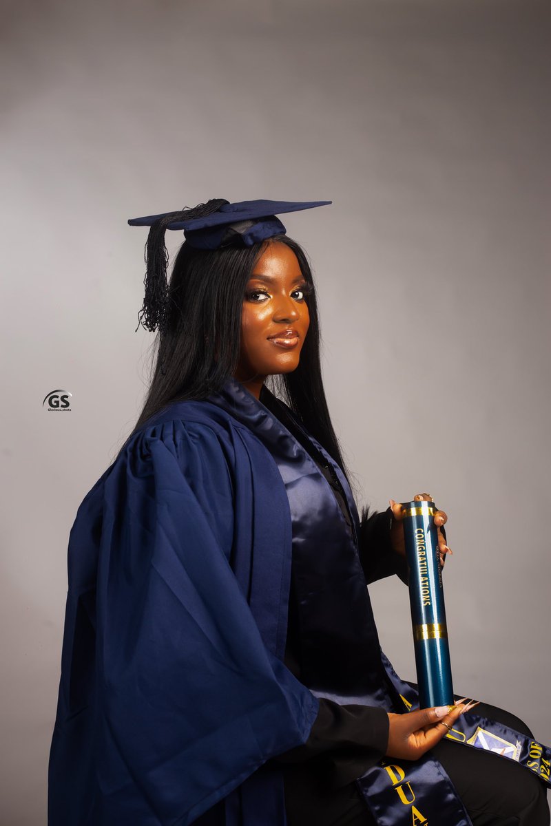 ooreeooluuwaa_'s tweet image. B.Eng (Hons) Electrical Electronics Engineering 🤩