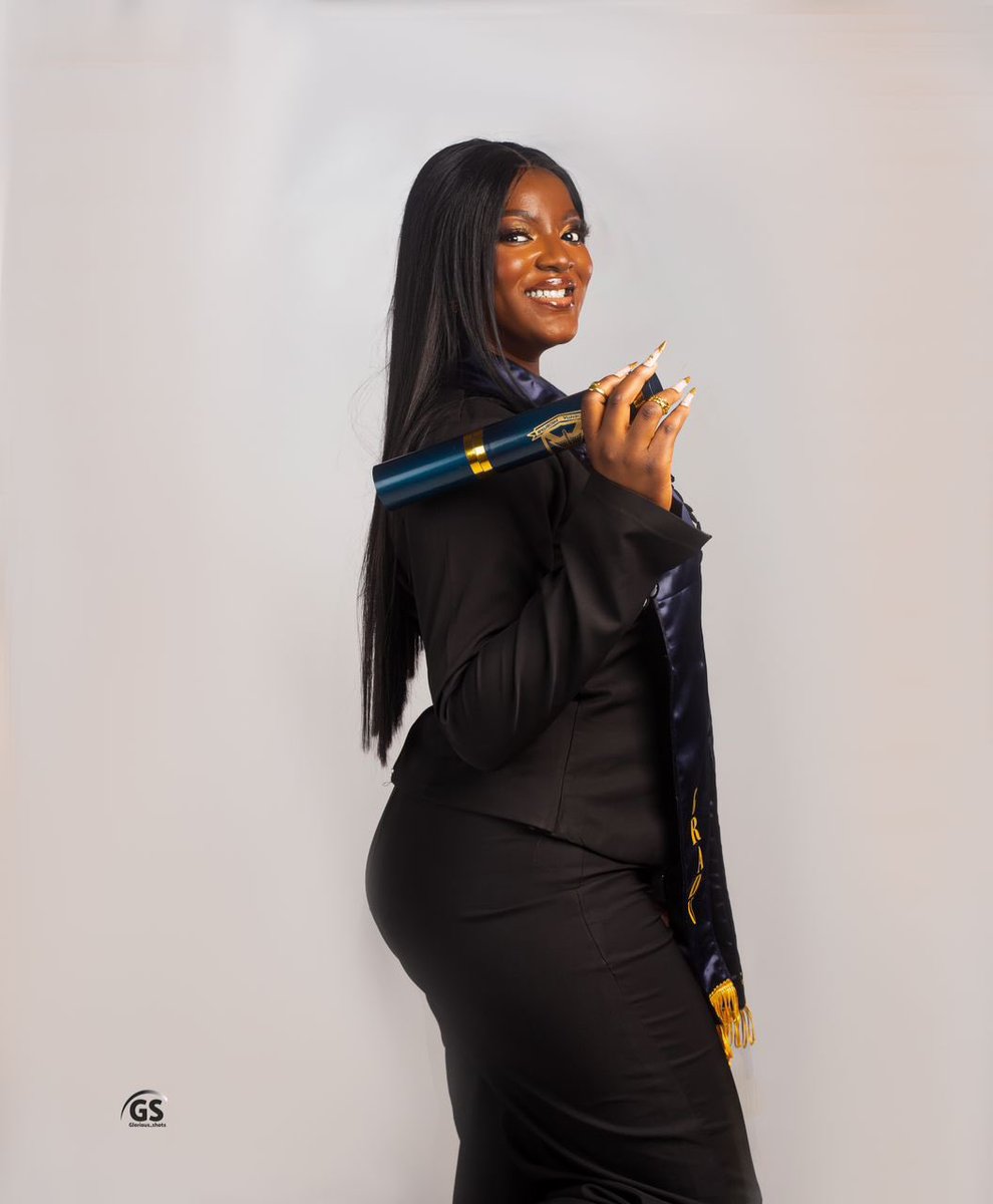 ooreeooluuwaa_'s tweet image. B.Eng (Hons) Electrical Electronics Engineering 🤩