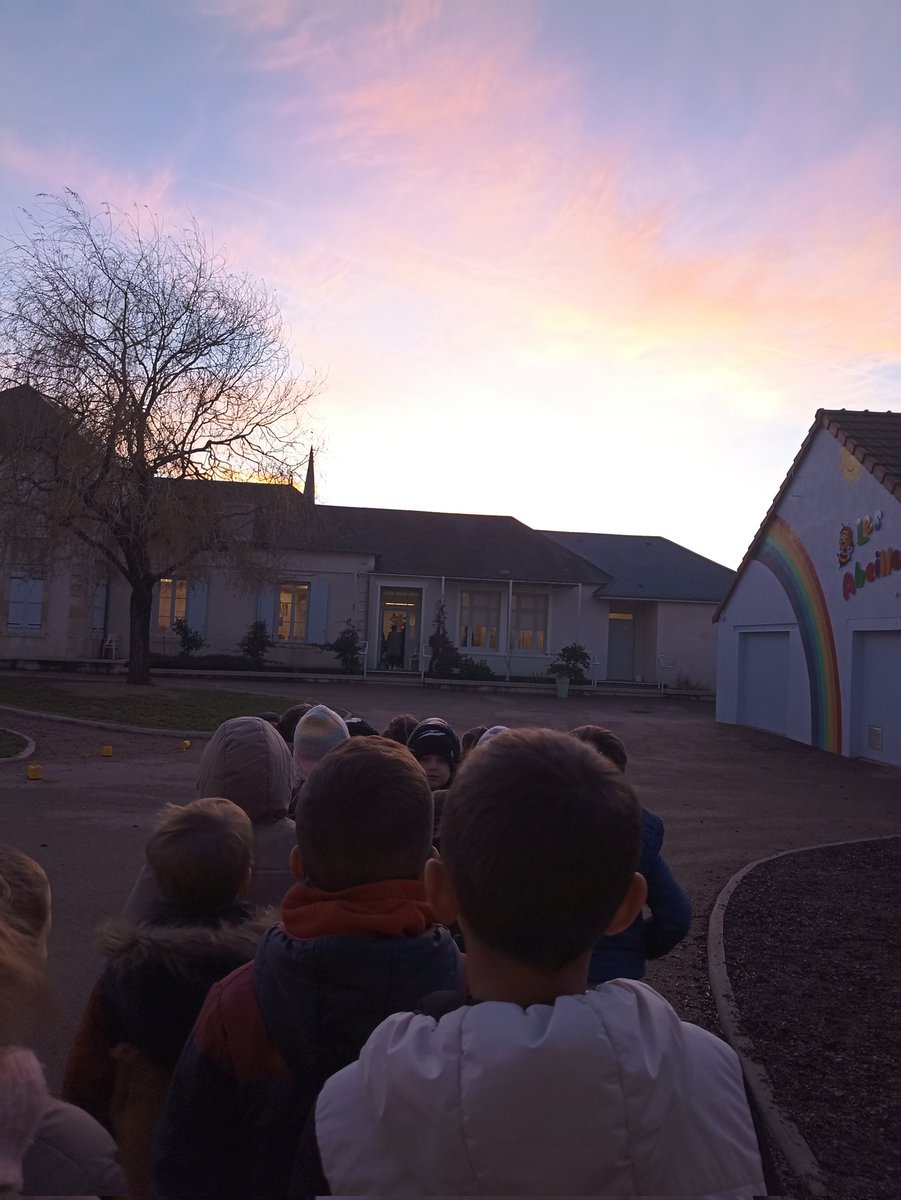 Aujourd'hui, nous allons au cirque en bus. Paul #viedeclasse