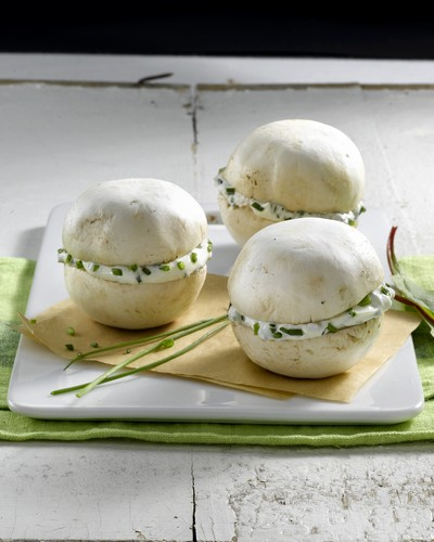 vinsdechablis's tweet photo. ✨ Composez votre menu de fêtes avec les accords mets et vins de #Chablis !
Sur notre blog recettes, découvrez des idées gourmandes pour sublimer vos repas de fête, spécialement imaginées pour s'accorder avec les vins de Chablis.
👉🏻 https://t.co/hcehbXHZMj https://t.co/ItjOyifwPN