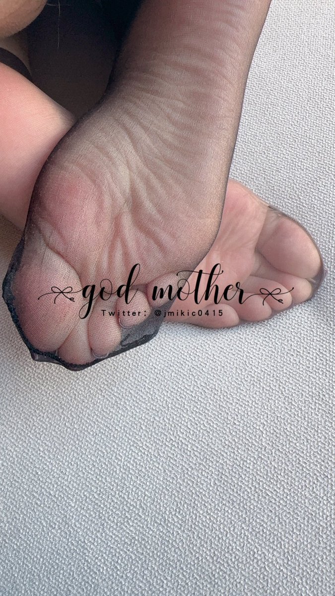 接受干妈的短丝暴击吧
<a href="/jiaoshibw/">🦶👨‍🔬</a> 
#脚师傅的审美 #丝袜脚 #丝袜脚底