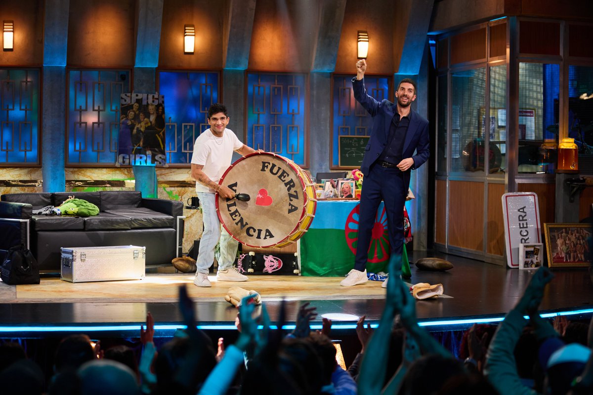 La Revuelta (<a href="/LaRevuelta_TVE/">La Revuelta</a>), líder de su franja y programa de entretenimiento más visto del día con una media de 2.266.000 espectadores y 16,7%. 

El programa reunió a 5 millones de espectadores únicos.