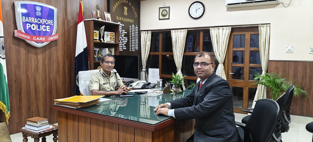 OEFHAZRATPUR's tweet image. Strengthening Industry-Law Enforcement Agencies Collaboration! Sh. Alok Rajoria (IPS) Police Commissioner, Barrackpore, and Sh. Rajesh Kumar, IOFS, Joint GM, #OEFHZ explored #MSCN capabilities &amp;amp; advanced #DroneTechnology for public #Safety. Driving innovation for a secure future!