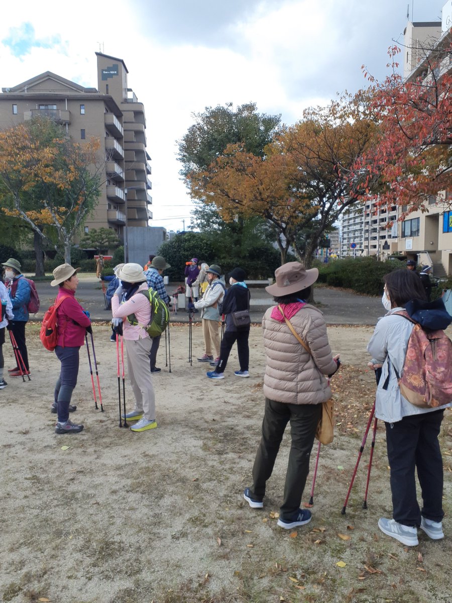 river_sta's tweet photo. 本日のノルディックウォーキング教室は約7.5キロを歩いた。参加者は28名。 https://t.co/w1JN6w0Ls1