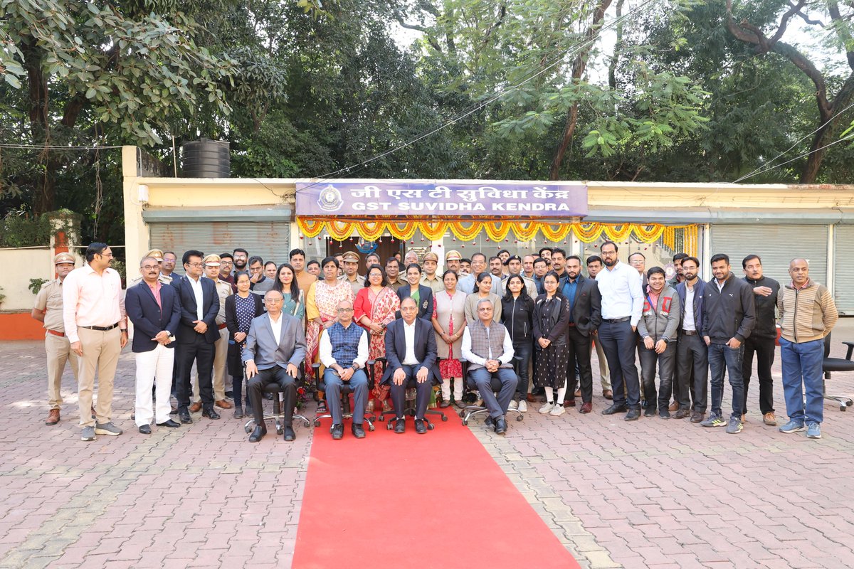 EXCISECGST's tweet image. GST Suvidha Kendra, Indore was inaugurated today by Hon’ble Chief Commissioner, CGST, CX &amp;amp; Customs, Bhopal Zone(MP &amp;amp; CG), Shri CP Goyal and Commissioner, SGST, (MP) Shri Dhanaraju S at GST Bhavan, Manik Bagh Palace, Indore. @cbic_india @Infosys_GSTN @commercial_mp @cgstbhopalzone