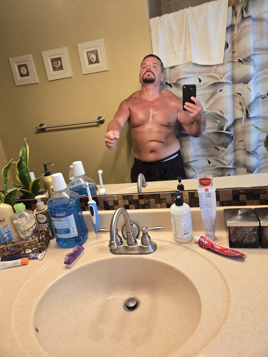 grinstead_mark's tweet image. Lost alot of weight