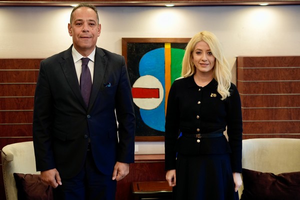 H Πρόεδρος της Βουλής των Αντιπροσώπων δέχθηκε τον νέο Πρέσβη της Αιγύπτου στην Κύπρο. <a href="/AnnitaDemetriou/">Annita Demetriou</a> <a href="/parliamentcy/">Βουλή των Αντιπροσώπων - House of Representatives</a> 
pyramisnews.gr/demetriou-swaw…