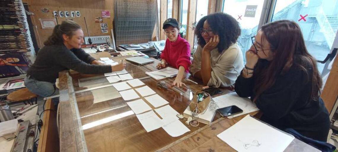 Le réseau NACSTI a soutenu la réalisation d'un fanzine par 3 étudiantes de licence d'histoire de l'art. A l'issue de cinq cours sur André Léo et son œuvre, elles ont produit une histoire illustrée de l'œuvre singulière de cette femme d'exception. 📚

…hosciences.nouvelle-aquitaine.science/articles/un-fa…