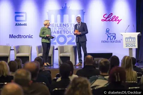 Besucherrekord beim „Meilensteine der modernen Diabetologie“ und Weltdiabetestag 2024 in Berlin! Über 1000 Interessierte informierten sich zu Diabetes, neuer Technik und Therapien. Mehr dazu findet ihr online: tinyurl.com/2zyshy62