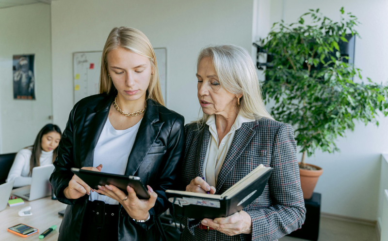 A new book from <a href="/QMUL_CRED/">CRED</a> compares women’s careers in accounting in the UK and Germany and finds different struggles for women in both countries, with children’s needs rendered invisible.

➡️Read article: ow.ly/AQtK50U2Zir