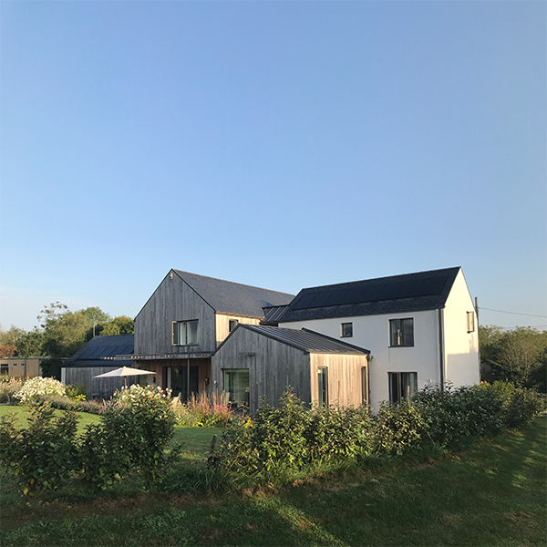 PassivhausTrust's tweet photo. 🥶 Blackthorne House is saying goodbye to chilly nights! The newly #certified #Passivhaus project brings contemporary #architecture to the picturesque village of Bishoptone.

#Findoutmore about this #energyefficient, #lowcarbon #PassiveHouse project!

🏚️ https://t.co/BIPQ8C59uP https://t.co/7Cruai5ek6