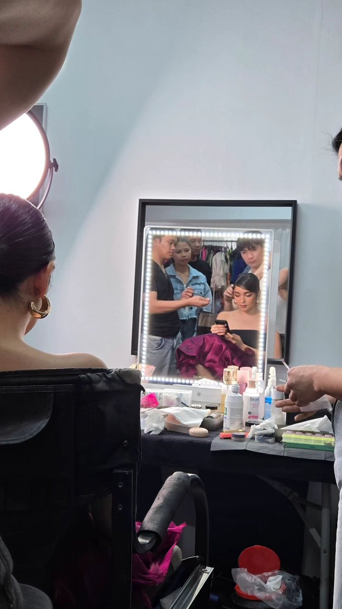 ☕ 📔🫣 🔜 ✨

#AndreaBrillantes